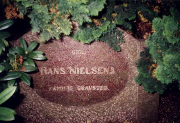 Hans Nielsen og Maren Olsens familiegravsted